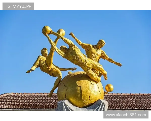 公园足球明星雕塑作品展现运动精神与艺术魅力的完美结合